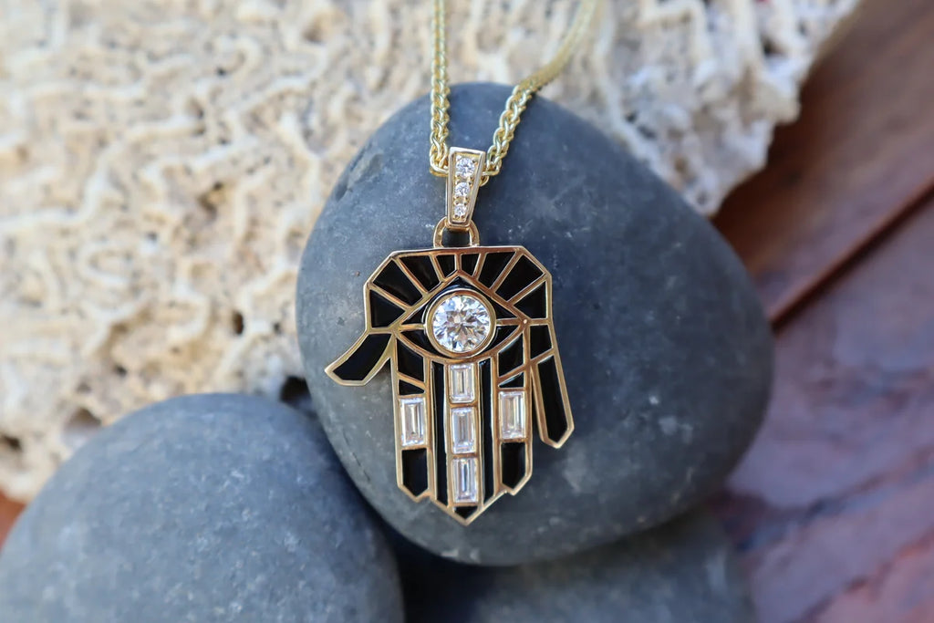 Noir Guardian Hamsa